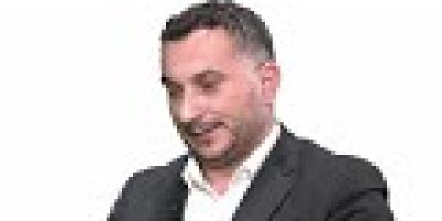 Combinație politică sau cadou pentru Poli?