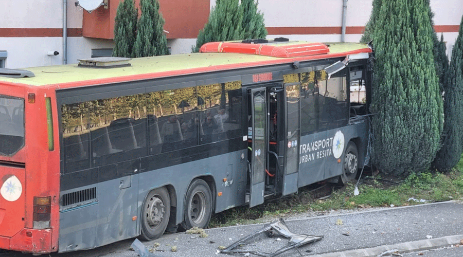 autobuz-accident - Sursa de Vest