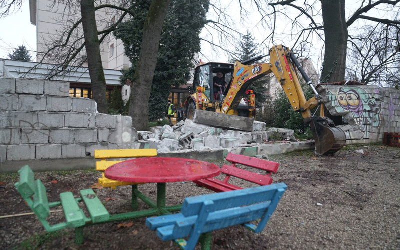 demolare2 - Sursa de Vest